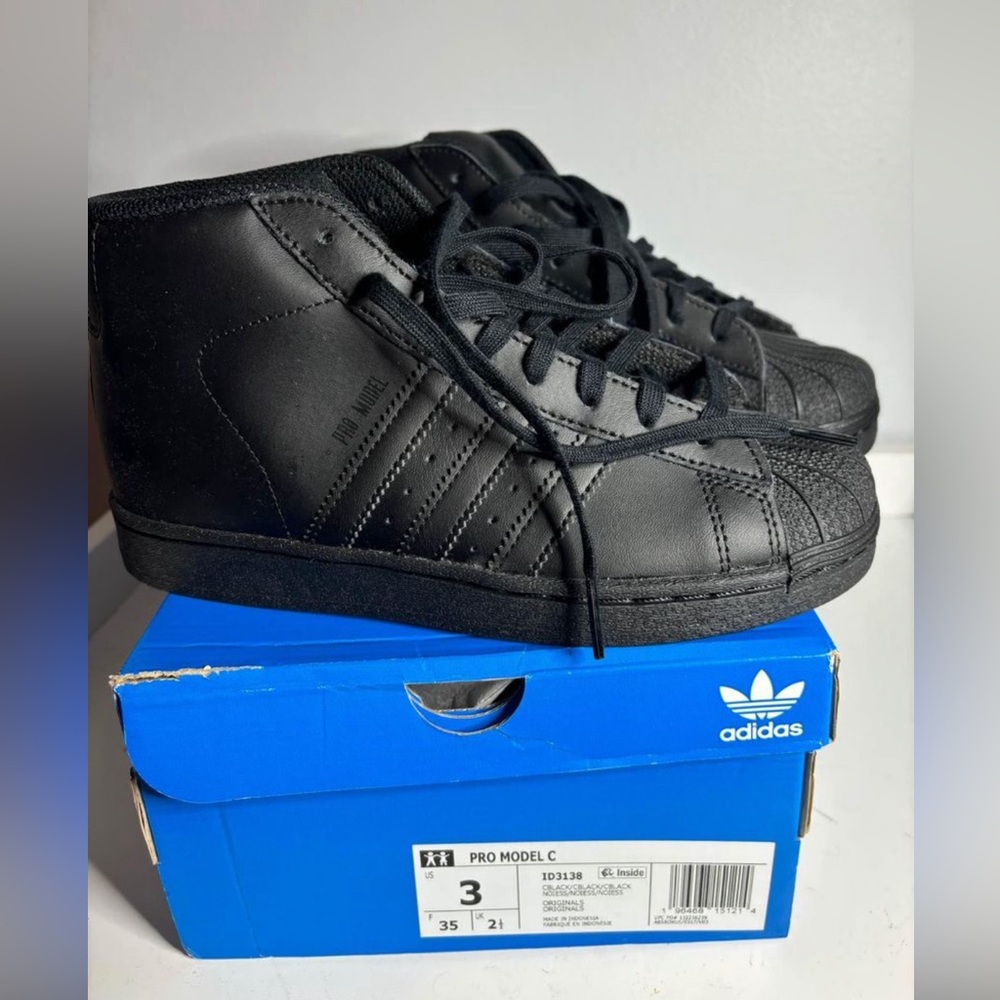 Kids Adidas Pro Model size 3Y